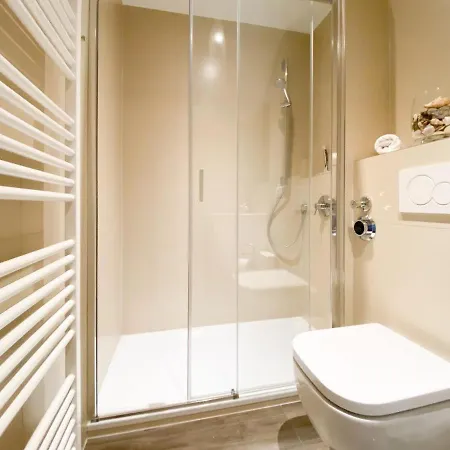 Appartement Hochwertige Ferienwohnung In Ruhiger, Strandnaher Lage