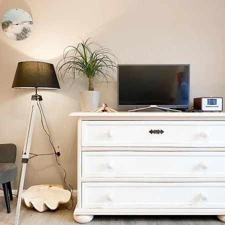 Appartement Hochwertige Ferienwohnung In Ruhiger, Strandnaher Lage *